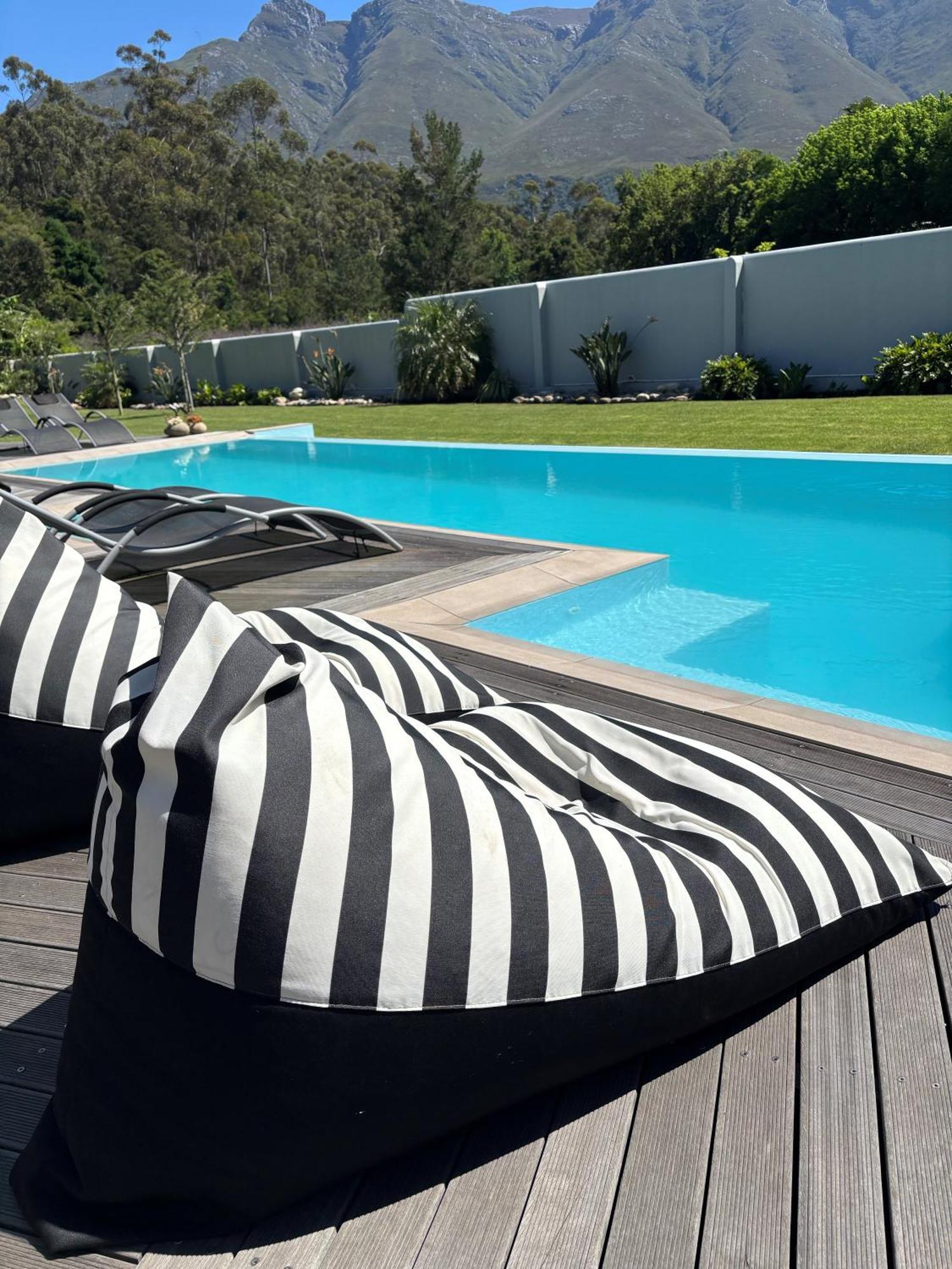 A Riverbed Guesthouse Swellendam Bagian luar foto